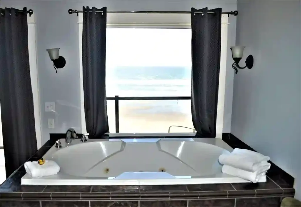 Starfish Manor Oceanfront Hotel