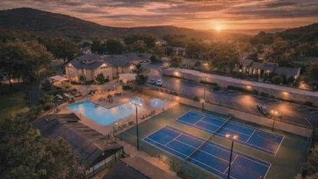 1BR Condo-Indoor/Outdoor Pool, Hot Tub, Family Friendly Features, Relaxing Oasis