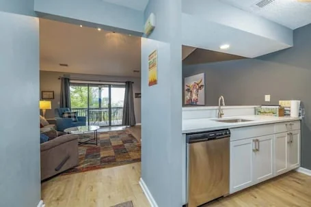 2 BR/2 BTH Next to clubhouse-3rd Night Free