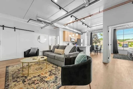 2Bed/2Bath Eastside One Condo Unit 103