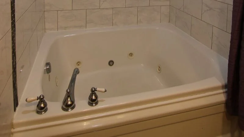 7 Gables Inn & Suites