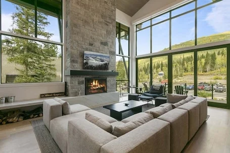 9401 – Silver Aspen – Five Bedroom Luxury Townhome 5 Home