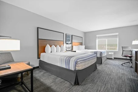 AmericInn by Wyndham International Falls