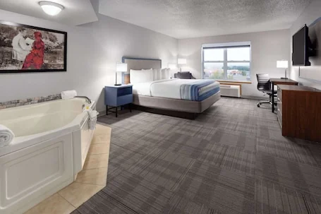 AmericInn by Wyndham Iron Mountain