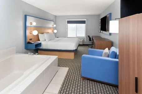 AmericInn by Wyndham Reedsburg