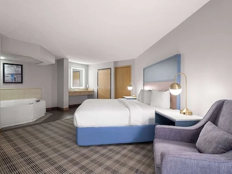 AmericInn by Wyndham Shakopee Near Canterbury Park