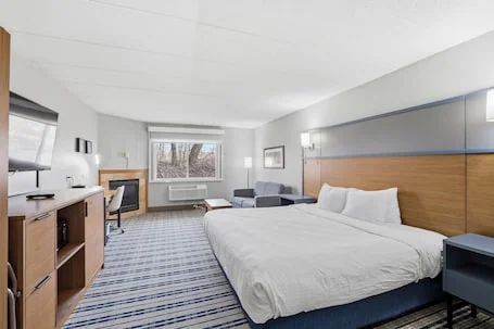 AmericInn by Wyndham White Bear Lake St. Paul