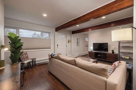 Anchorage City Spacious 6bdr | Entire Complex
