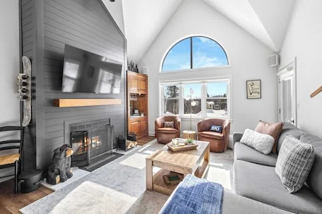 Apres Chalet: Winterplace Ski-in/Out pool+hot tubs