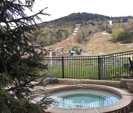 ATTITASH STUDIO🌟MOUNTAIN VIEW🌟STORYLAND🌟 POOLS🌟 NEWLY REMODELED