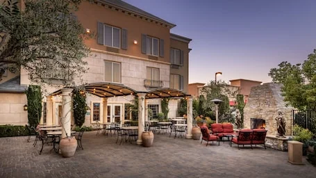 Ayres Hotel Seal Beach – Cypress