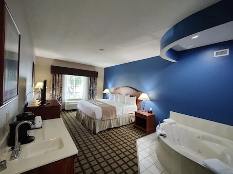 Baymont by Wyndham Albany MN