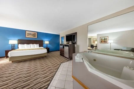 Baymont by Wyndham Springfield South Hwy 65