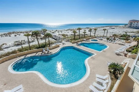 🏝️Beautiful Beachfront Views-2BR Emerald Isle 206