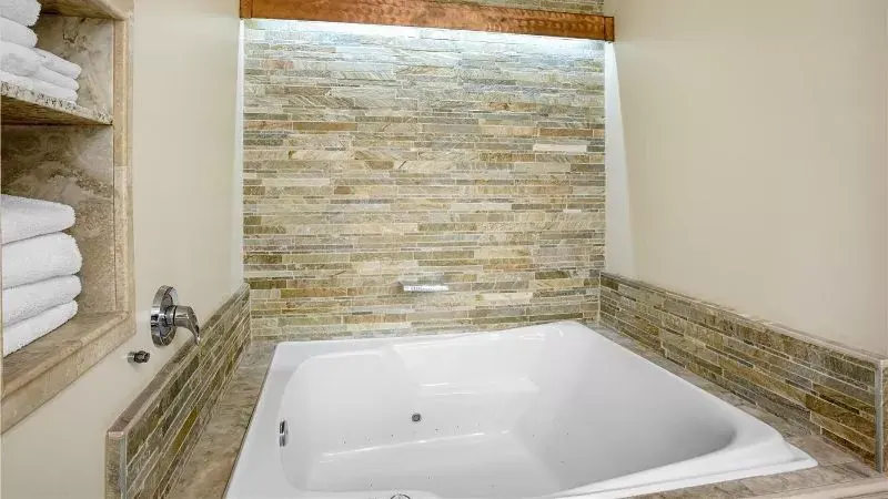 Best Western Plus Arroyo Roble Hotel & Creekside Villas