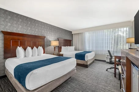 Best Western Plus Carriage Inn