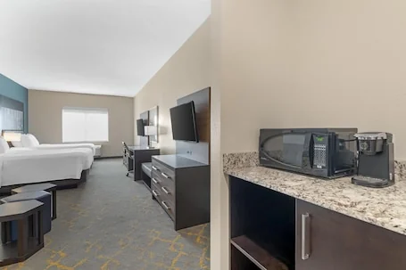 Best Western Plus Isanti