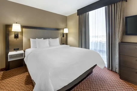 Best Western Plus Kendall Hotel & Suites