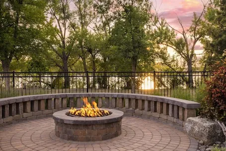Best Western Plus Riverfront Hotel & Suites
