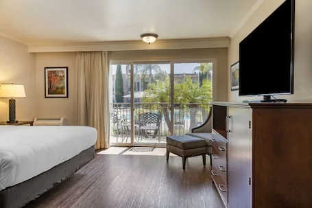 Best Western Plus Royal Oak Hotel