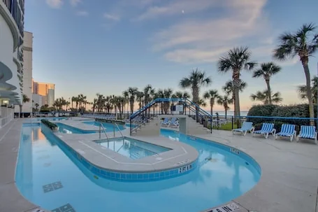 Boardwalk Resort by Hosteeva
