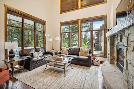 Book a Winter Stay! Big Mountain Ski-in/out Townhouse! Private Hot Tub!