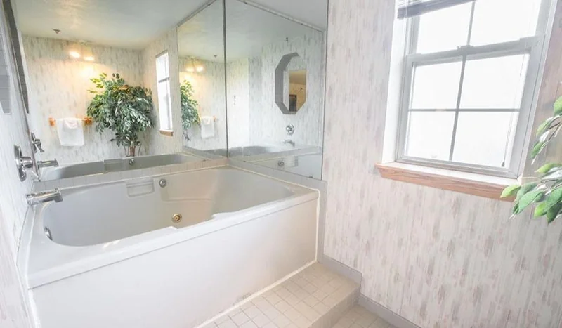 Bridgeway Inn & Suites Portland Airport