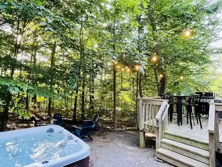 Chalet Retreat -HVAC -FirePit -W/D -HotTub -Fireplace -EV