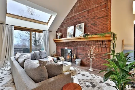 Charming 3BR/2BA Condo in Sunrise Village at Killington. Pool. Hot Tub. Sports Center.