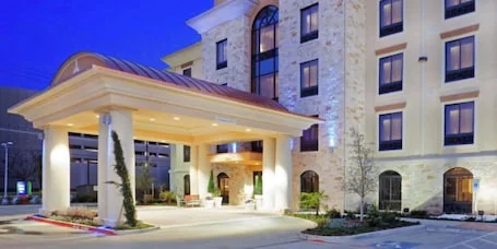 Comfort Inn & Suites Dallas Medical – Market Center