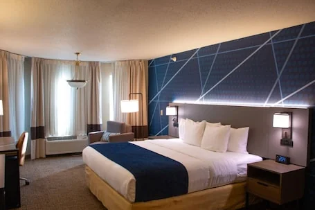Comfort Inn & Suites Geneva – West Chicago