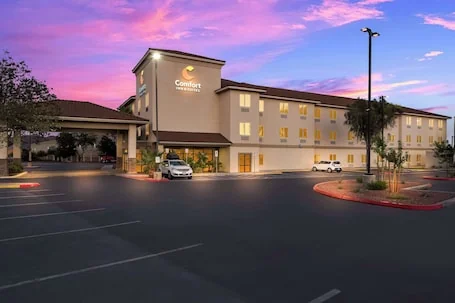 Comfort Inn & Suites Las Vegas – Nellis