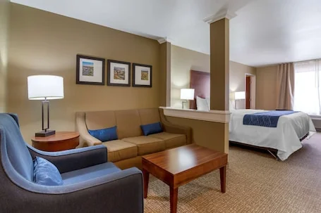 Comfort Inn & Suites Mandan – Bismarck