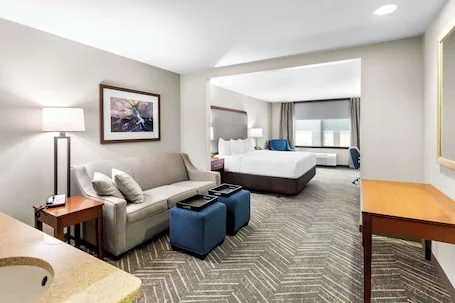 Comfort Inn & Suites Mountain Iron and Virginia