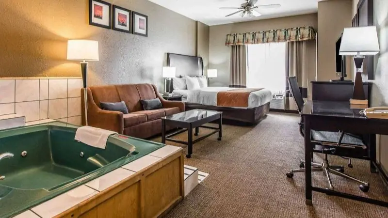 Comfort Suites Bakersfield