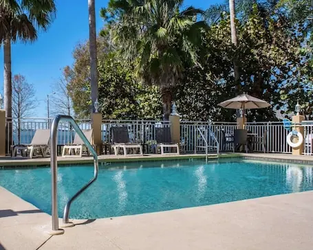 Comfort Suites Clearwater – Dunedin