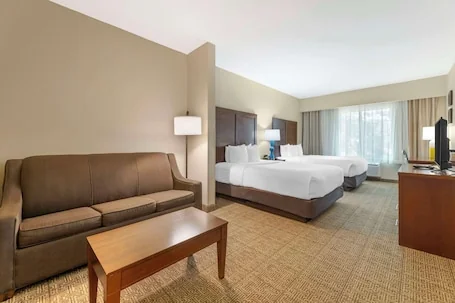 Comfort Suites Near Vancouver Mall