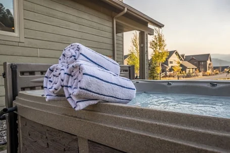 Condo w/private hot tub close to Big Sky Resort & Town Center | Comfort Awaits At Deer Run