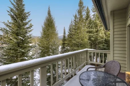 Condo w/private hot tub, fireplace & community pool/sauna | Hidden Village Hideaway