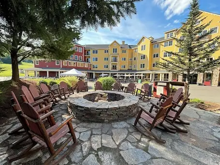 Convenience & location! Direct ski access-1 BR/2BA fully stocked condo at Okemo
