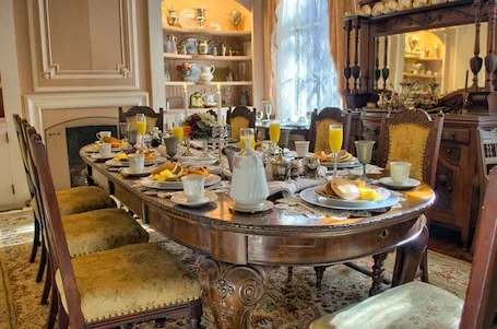 Corners Mansion Inn – A Bed & Breakfast