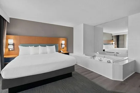 Country Inn & Suites by Radisson, Coon Rapids, MN