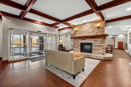 Country Inn & Suites by Radisson, Red Wing, MN