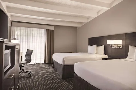 Country Inn & Suites by Radisson, Woodbury, MN