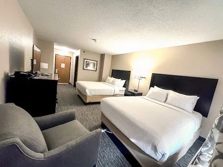Country Trails Inn & Suites