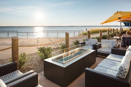 Courtyard by Marriott Erie Bayfront