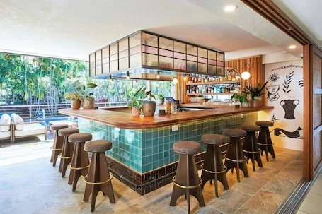 Courtyard by Marriott Waikiki Beach