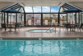 Courtyard Chicago Waukegan Gurnee
