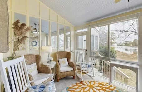 Cozy Coastal Escape | Pool, Bay Views, Beaches