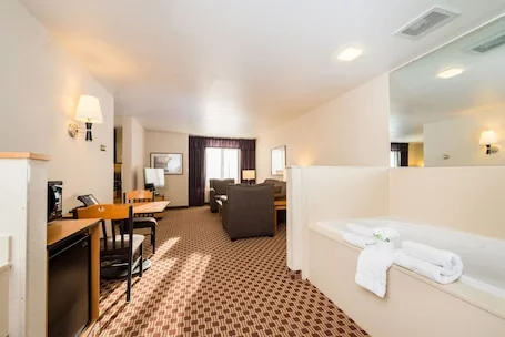 Crystal Inn Hotel & Suites Great Falls